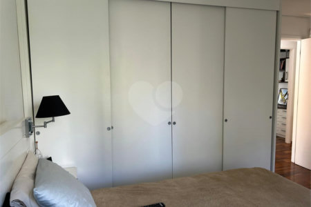 Apartamento à venda com 2 quartos, sendo 1 suíte, em Vila Andrade, São Paulo, SP