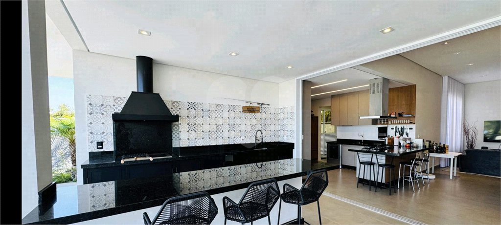 Casa à venda com 4 suítes no condomínio Residencial Fazenda São José, Salto de Pirapora - SP