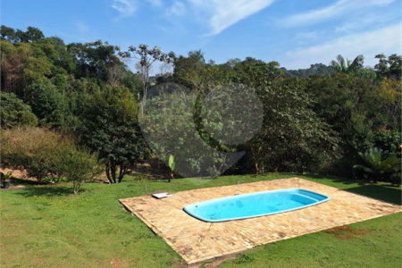 Chácara à venda ou para alugar com 3 quartos, sendo 1 suíte,  em Parque Residencial Itapeti, Mogi das Cruzes, SP