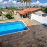 Casa à venda com 5 quartos, sendo 3 suítes, em Vila Santista, Atibaia, SP