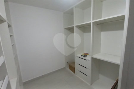 Sobrado à venda com 3 quartos, sendo 2 suítes, em Vila Adalgisa, São Paulo, SP