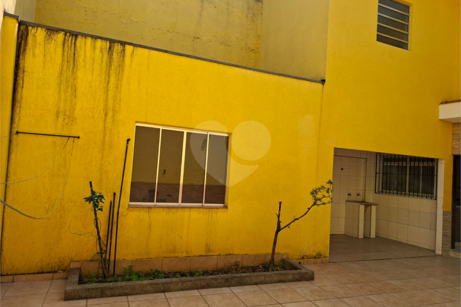 Sobrado à venda com 3 quartos no Brasilândia, São Paulo, SP