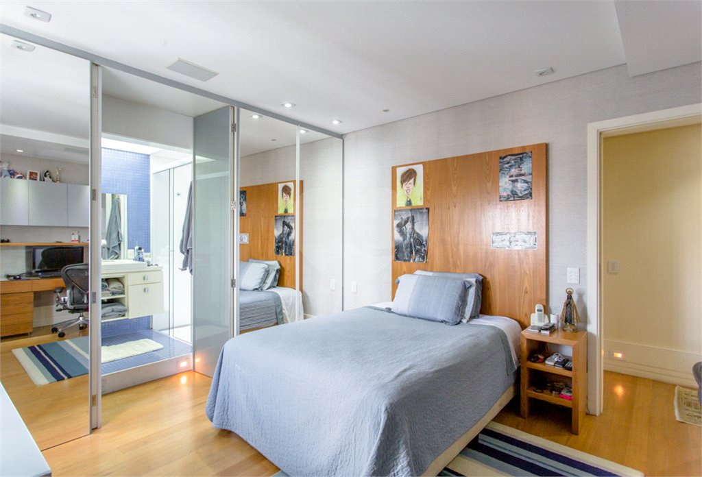 Apartamento à venda com 4 suítes em Vila Suzana, São Paulo, SP