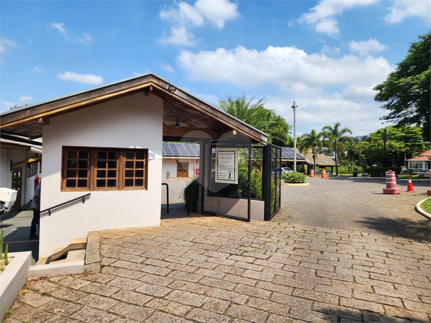 Casa à venda com 3 quartos, sendo 1 suíte,  no condomínio Vinhas da Vista Alegre - Lado Sede, Vinhedo - SP