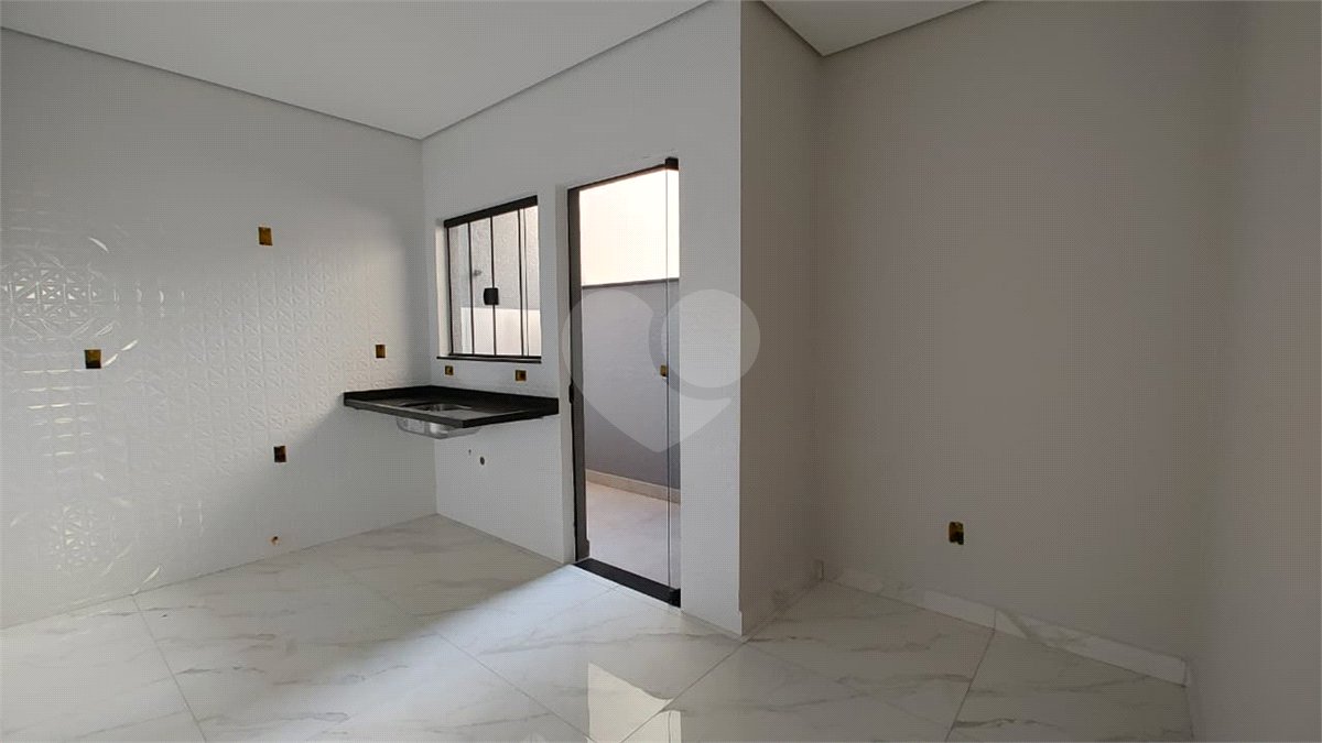 Casa de Vila à venda com 2 quartos em Wanel Ville, Sorocaba, SP