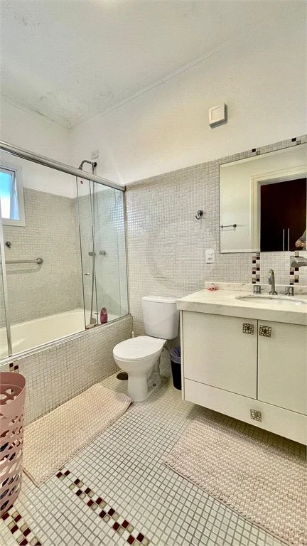 Belíssima casa à venda com 700 m² no Condomínio Tamboré, em Alphaville!!!