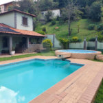 Casa à venda ou para alugar com 5 quartos, sendo 2 suítes, no condomínio Restinga Verde, São Roque - SP