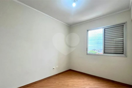 Apartamento à venda com 3 quartos, sendo 1 suíte,  em Vila Campestre, São Paulo, SP