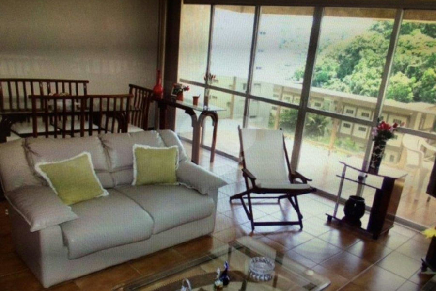 Apartamento à venda com 4 quartos, sendo 1 suíte, em Pitangueiras, Guarujá, SP