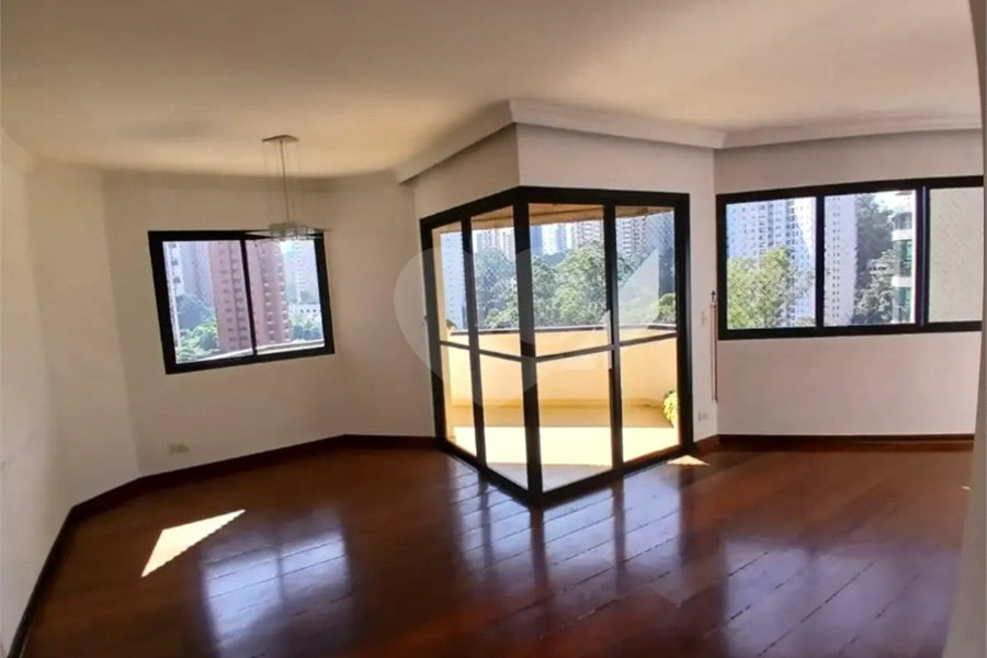 Apartamento à venda com 3 quartos, sendo 1 suíte, em Jardim Sul, São Paulo, SP
