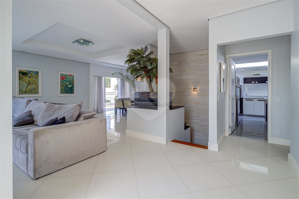 Casa à venda com 5 quartos, sendo 3 suítes, em Chácara Monte Alegre, São Paulo, SP
