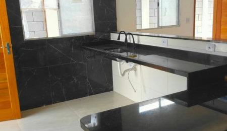 Casa à venda com 2 quartos, sendo 1 suíte, em Itanhaém, SP