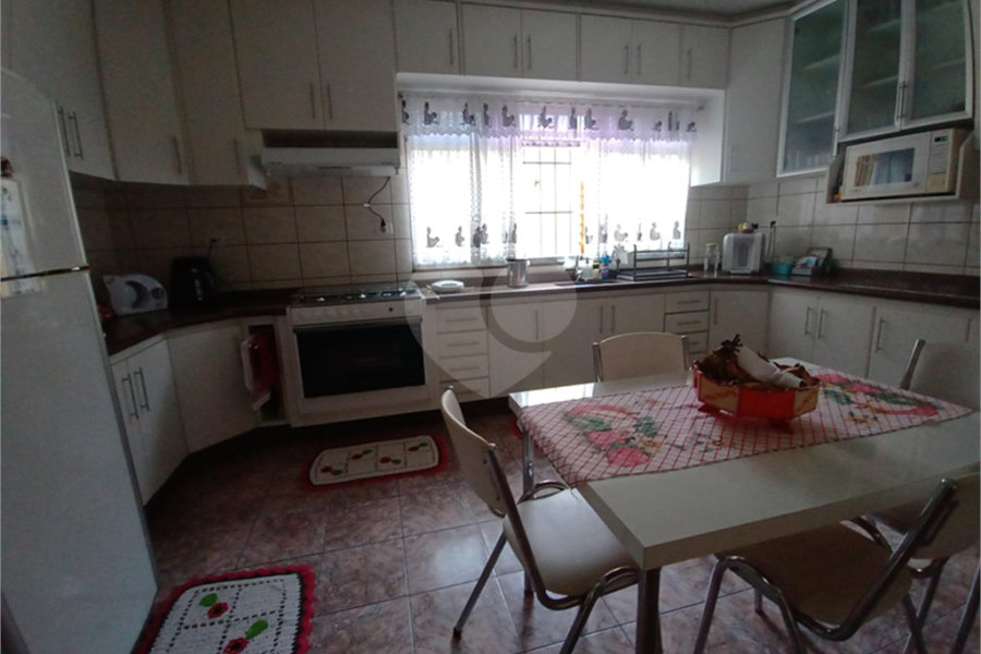 Sobrado à venda com 4 quartos, sendo 1 suíte, em Tremembé, São Paulo, SP