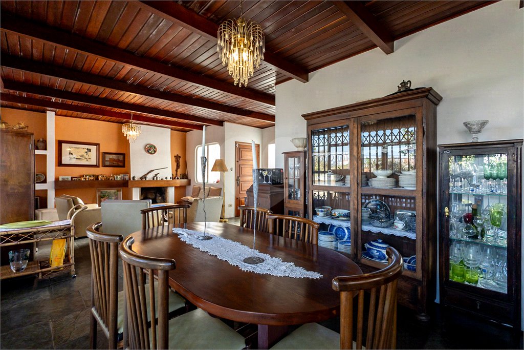 Casa à venda com 4 suítes em Jardim Londrina, São Paulo, SP