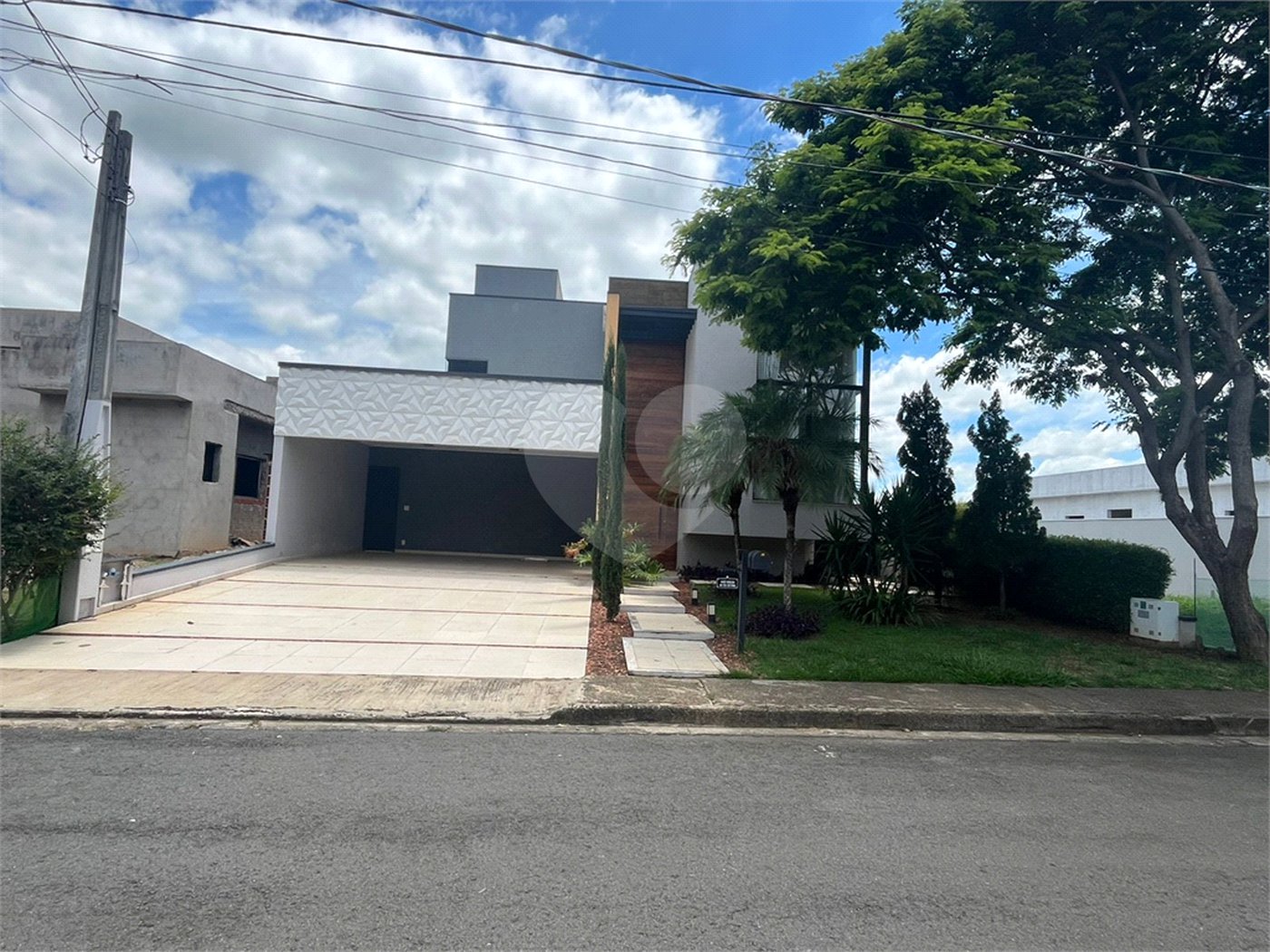 Casa à venda ou para alugar com 4 quartos, sendo 3 suítes, no condomínio Jardim Reserva Bom Viver de Indaiatuba, Indaiatuba - SP