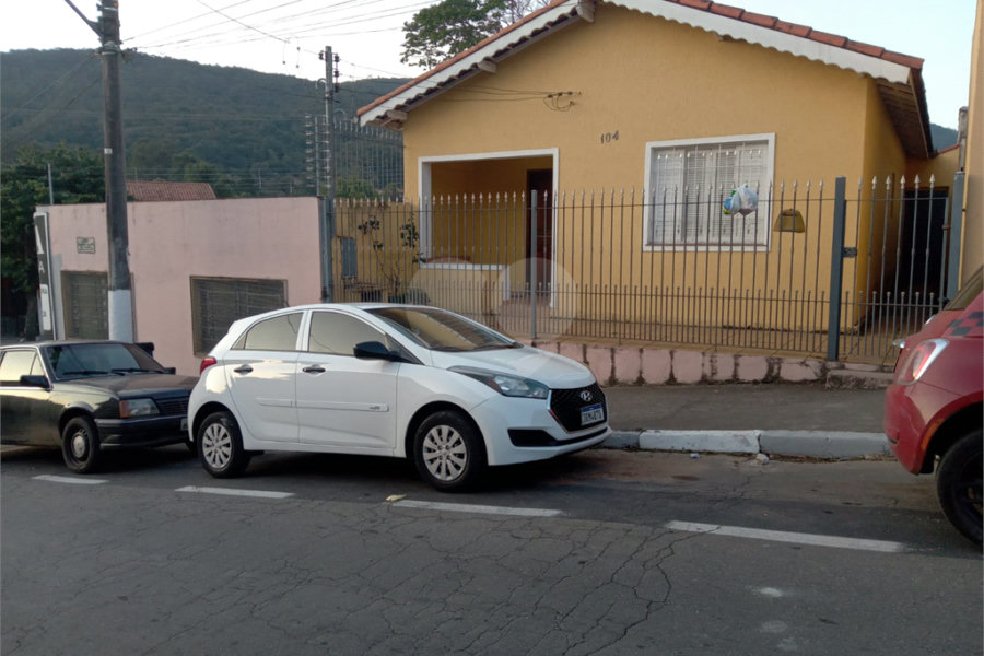 Casa à venda ou para alugar com 2 quartos no Centro, Mairiporã, SP