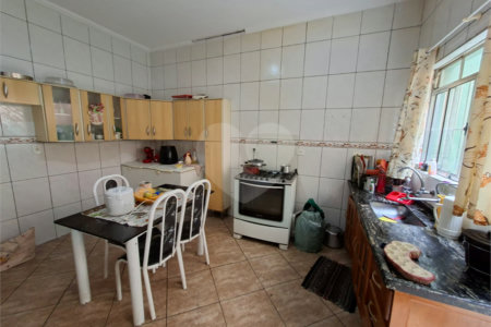 Casa à venda com 4 quartos, sendo 1 suíte,  em Vila Santa Maria, Guarulhos, SP