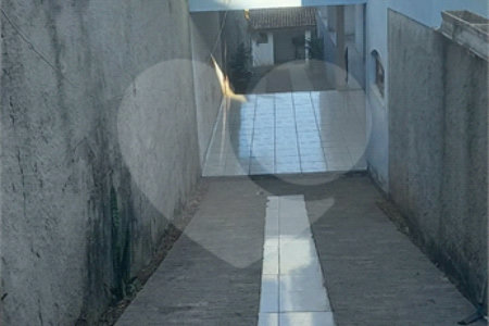 Sobrado à venda com 8 quartos, sendo 2 suítes,  em Vila Suissa, Mogi das Cruzes, SP