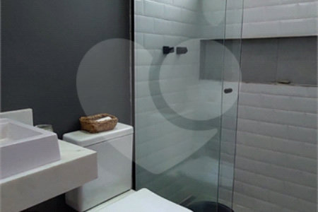 Casa à venda ou para alugar com 4 suítes no condomínio Figueira Garden, Atibaia - SP