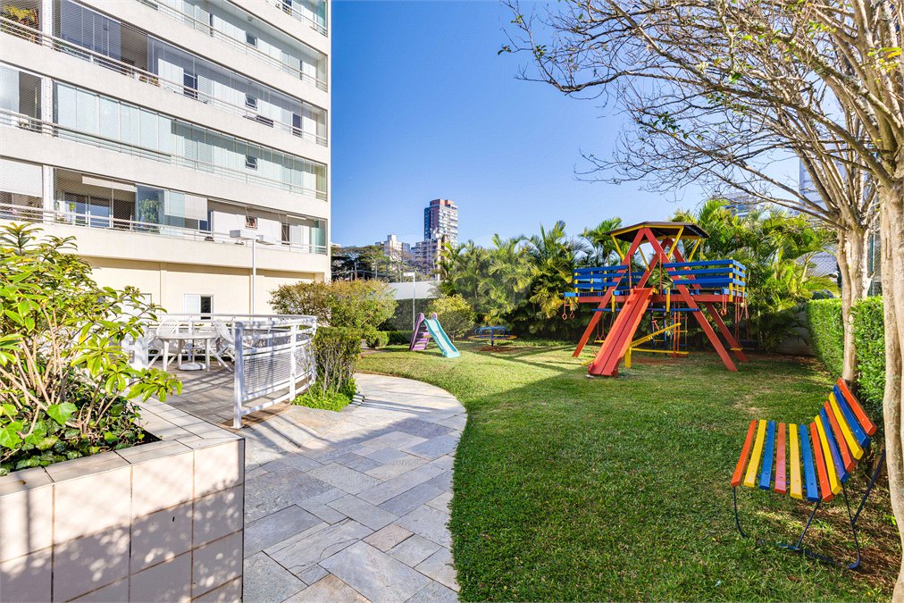 Apartamento à venda com 3 quartos, sendo 1 suíte, em Chácara Santo Antônio (zona Sul), São Paulo, SP