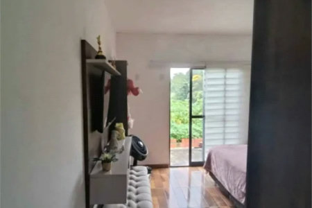 Casa à venda com 2 quartos no condomínio Antilhas, Cotia - SP