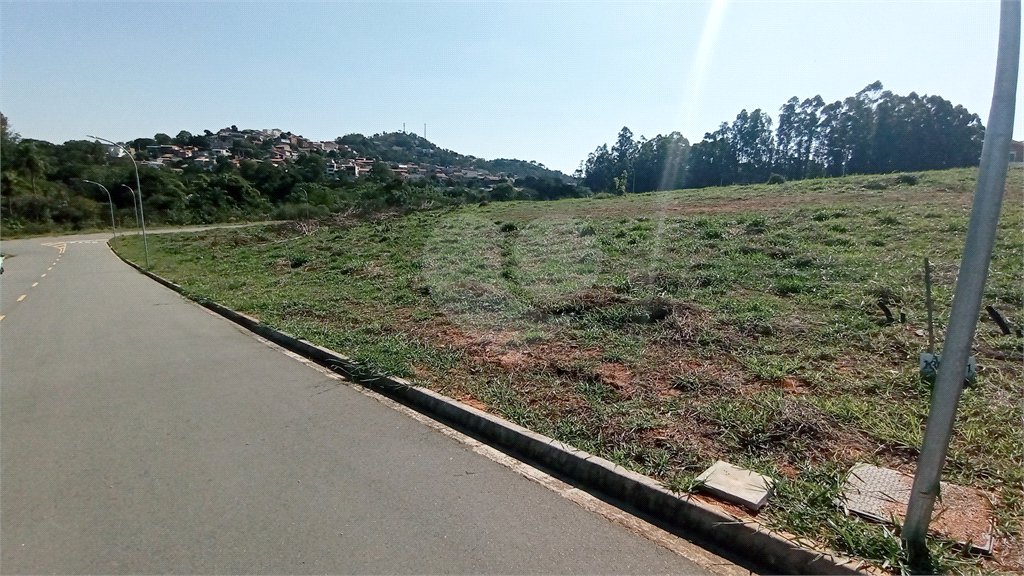 Terreno à venda com 1 suíte em Jardim Portugal, Valinhos, SP