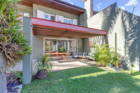 Casa à venda com 4 quartos, sendo 2 suítes,  em Alto da Boa Vista, São Paulo, SP