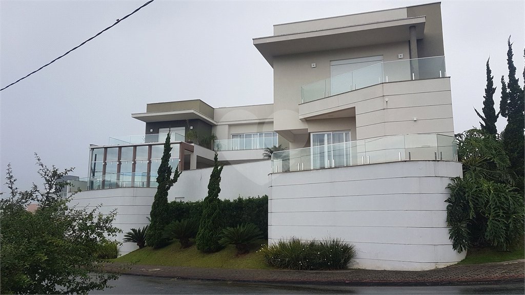 Casa à venda com 4 suítes no condomínio Residencial Jaguary, São José dos Campos - SP