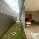 Casa à venda com 3 suítes no condomínio Residencial Terra Nobre, Indaiatuba - SP