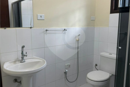 Casa à venda com 3 quartos, sendo 1 suíte, em Chácara Primavera, Suzano, SP
