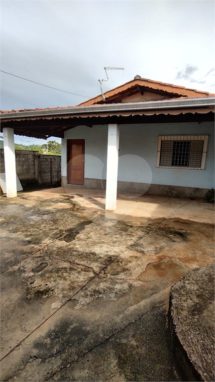 Casa à venda com 3 quartos, sendo 1 suíte, em Vila Santa Helena, Atibaia, SP