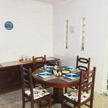 Sobrado à venda com 4 quartos, sendo 1 suíte, em Jardim Sarah, São Paulo, SP