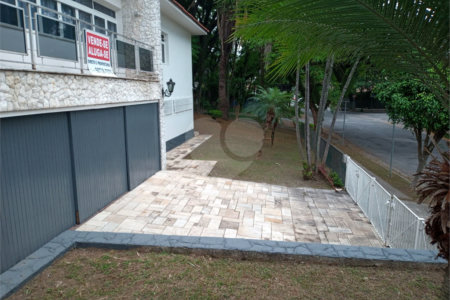 Casa Térrea à venda ou para alugar com 3 quartos, sendo 1 suíte, em Caxingui, São Paulo, SP