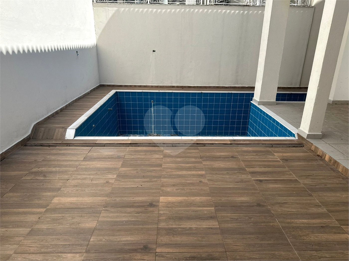 Casa à venda com 4 suítes no condomínio Villaggio Houda, São Paulo - SP