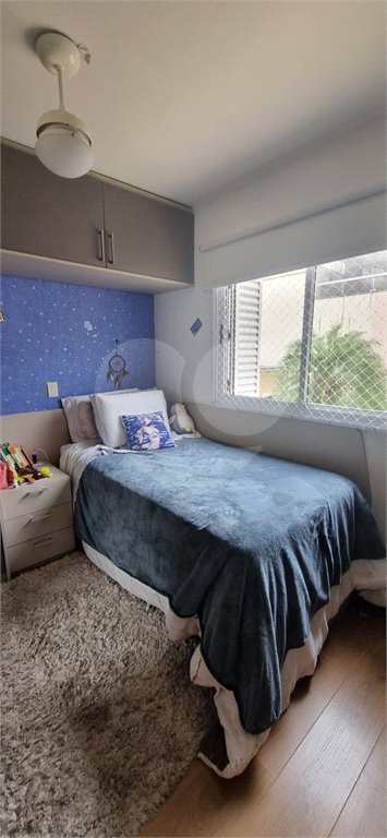 Casa à venda com 4 quartos, sendo 2 suítes, no condomínio Casas de Windsor, São Paulo - SP
