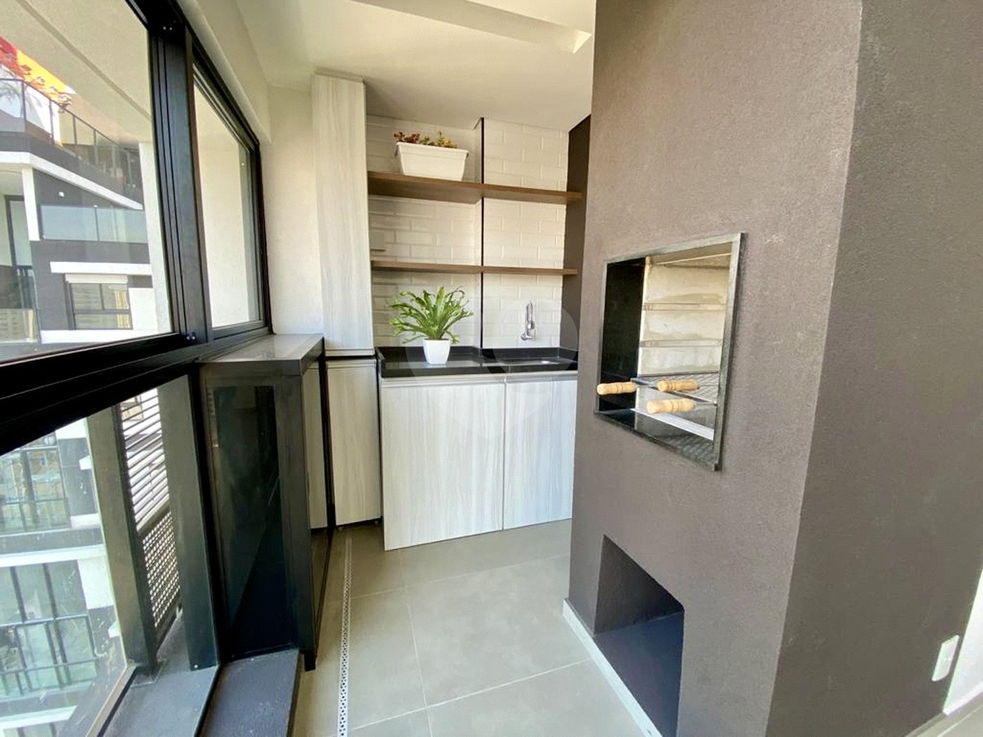 Apartamento para alugar com 3 quartos, sendo 2 suítes,  em Vila Olímpia, São Paulo, SP