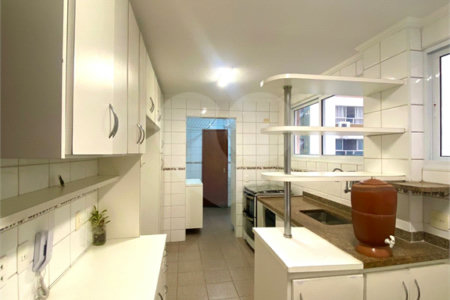 Apartamento à venda ou para alugar com 4 quartos, sendo 1 suíte, em Itaim Bibi, São Paulo, SP