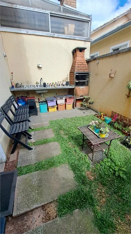 Casa à venda com 3 quartos, sendo 1 suíte, no condomínio Moradas do Horto, São Paulo - SP