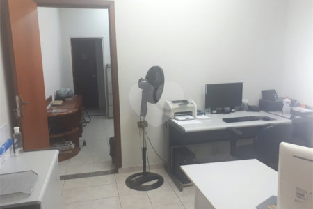 Casa à venda ou para alugar com 3 quartos, sendo 2 suítes,  no Centro, Vinhedo, SP
