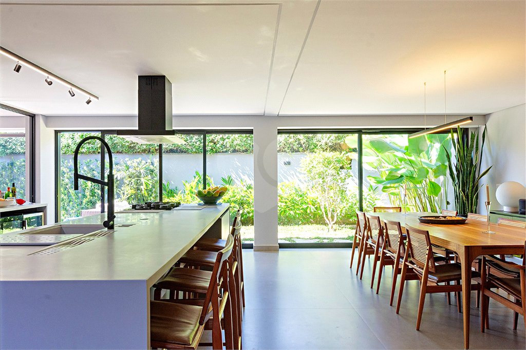 Casa à venda com 3 suítes no condomínio Reserva 8, São Paulo - SP