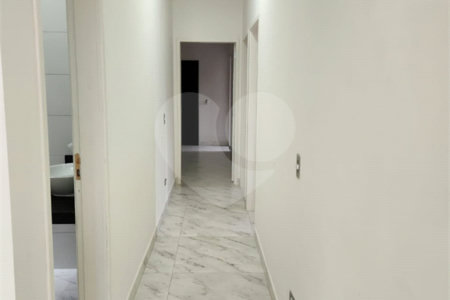 Casa à venda com 3 quartos, sendo 1 suíte, no Centro, Bom Jesus dos Perdões, SP