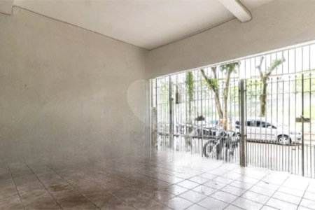 Casa à venda com 5 quartos em Sítio Caraguata, São Paulo, SP