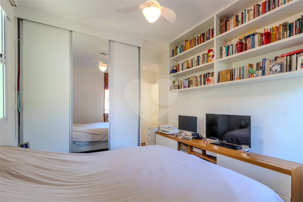 Sobrado à venda com 3 quartos, sendo 1 suíte, em Alto da Boa Vista, São Paulo, SP