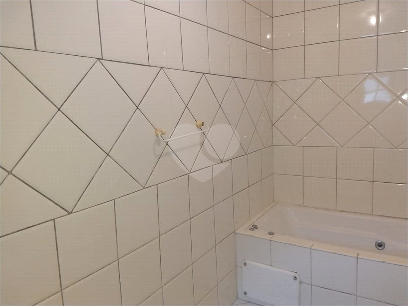 Sobrado à venda com 3 quartos, sendo 1 suíte, em Tremembé, São Paulo, SP