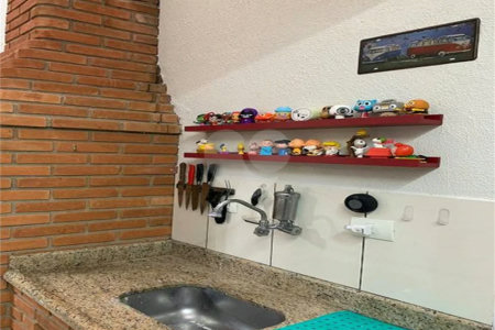 Casa à venda com 3 quartos, sendo 1 suíte, no condomínio Residencial Gabriela, São Paulo - SP