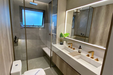 Apartamento à venda com 3 suítes em Campo Belo, São Paulo, SP