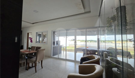 Casa à venda com 4 quartos, sendo 1 suíte,  no condomínio Village Ipanema 2, Araçoiaba da Serra - SP