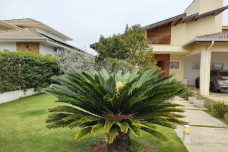 Casa à venda com 4 quartos, sendo 2 suítes, no condomínio Primavera, Salto - SP