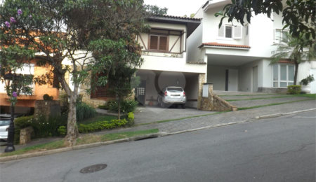 Casa à venda ou para alugar com 4 quartos, sendo 3 suítes, no condomínio Villa das Flores, São Paulo - SP