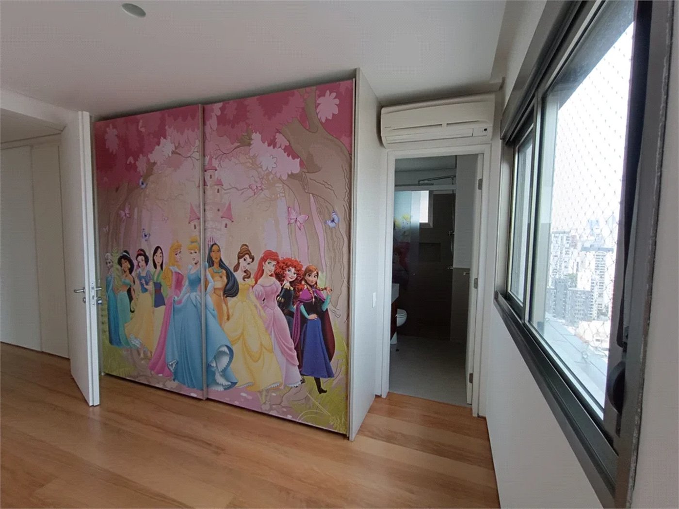Apartamento à venda ou para alugar com 3 suítes em Pinheiros, São Paulo, SP
